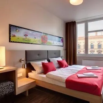 Hotel Meininger Mitte 3*