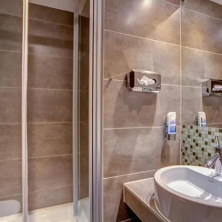 柏林米特梅宁阁酒店 3*