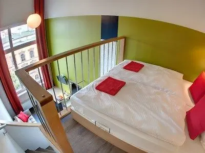 Meininger Mitte Отель 3*